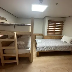 招待所 首尔站r旅馆, 首爾